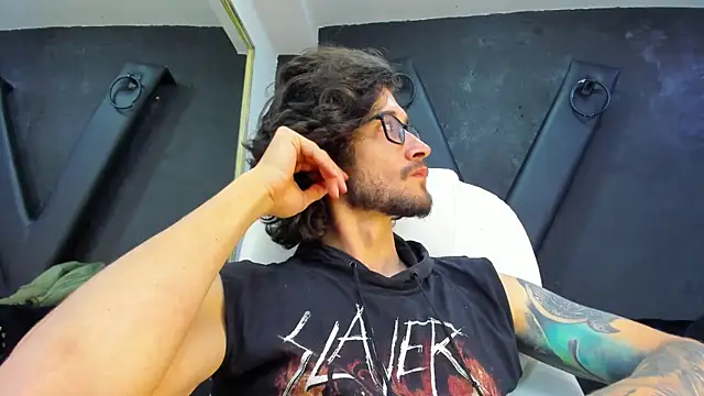 Loggan donnelly online show from 16, 3, 2025