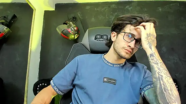 Loggan donnelly online show from 10, 9, 2025