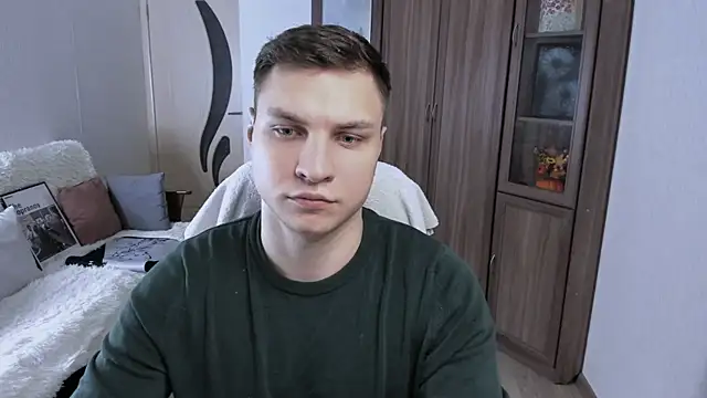 Snapshot of handsome_guy01 chatting on 25, 9, 2025 handsome guy01 online show from 25, 9, 2025