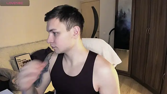 Snapshot of handsome_guy01 chatting on 8, 10, 2025 handsome guy01 online show from 8, 10, 2025