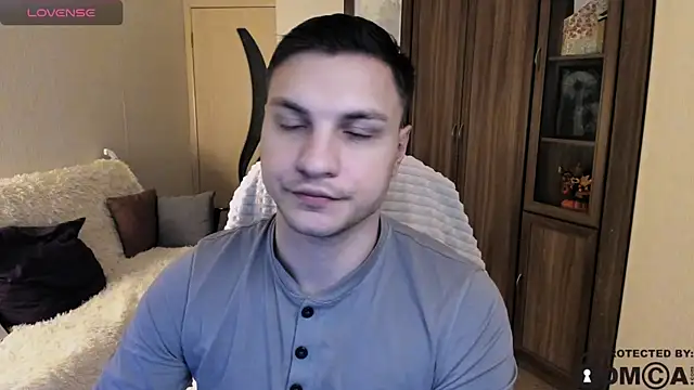 Snapshot of handsome_guy01 chatting on 25, 10, 2025 handsome guy01 online show from 25, 10, 2025