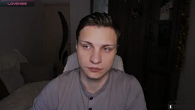 handsome guy01 online show from 21, 12, 2025