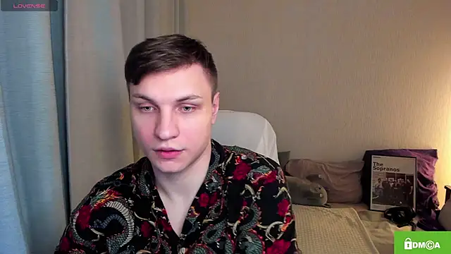 handsome guy01 online show from 12, 5, 2026