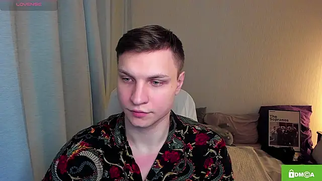 handsome guy01 online show from 14, 5, 2026