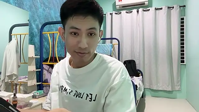 Snapshot of XiiaoZheng99 chatting on 5, 8, 2026 XiiaoZheng99 online show from 5, 8, 2026