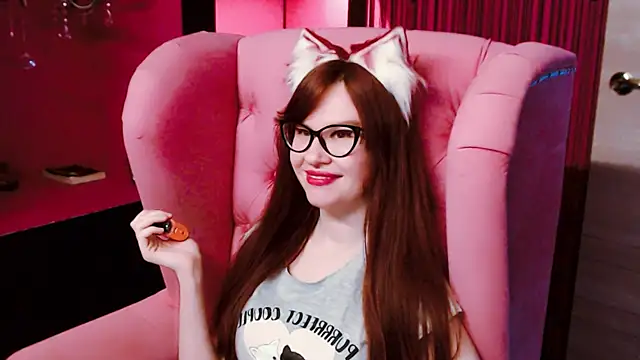 Snapshot of CarolGiggly chatting on 4, 12, 2024 CarolGiggly online show from 4, 12, 2024