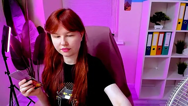 CarolGiggly online show from 25, 11, 2025