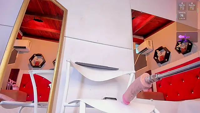 Snapshot of BritannyClaire chatting on 8, 11, 2025 BritannyClaire online show from 8, 11, 2025