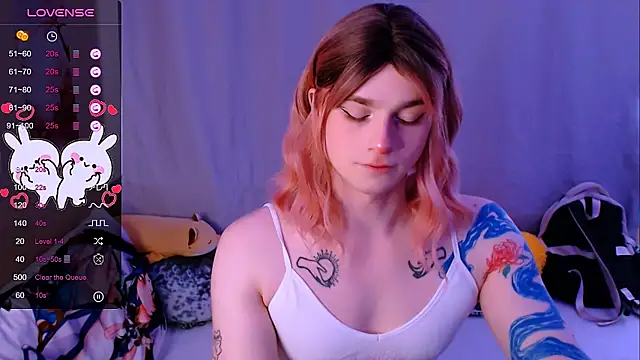 Snapshot of Alice_Hells chatting on 29, 9, 2025 Alice Hells online show from 29, 9, 2025