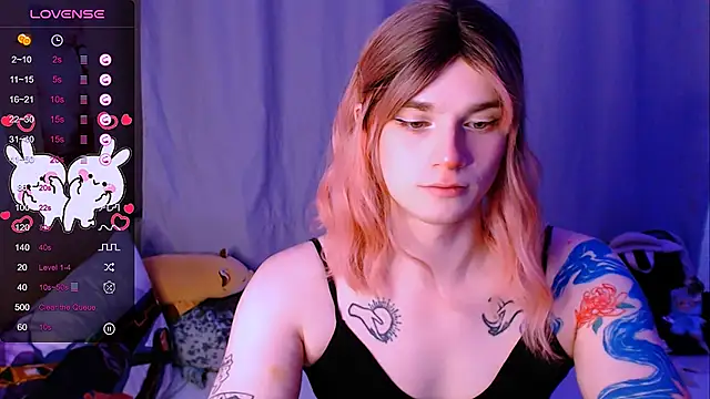 Snapshot of Alice_Hells chatting on 17, 10, 2025 Alice Hells online show from 17, 10, 2025