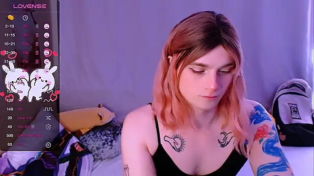 Snapshot of Alice_Hells chatting on 20, 10, 2025 Alice Hells online show from 20, 10, 2025