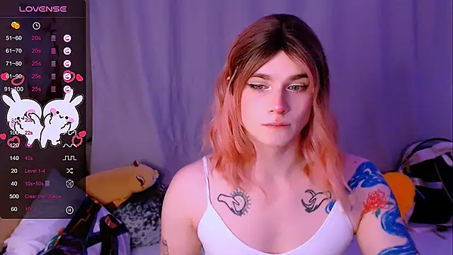 Snapshot of Alice_Hells chatting on 25, 10, 2025 Alice Hells online show from 25, 10, 2025