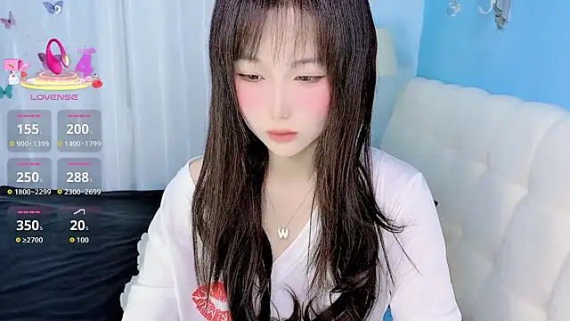 Snapshot of -Wendy__ chatting on 10, 5, 2026 -Wendy online show from 10, 5, 2026