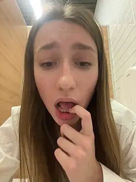 Lia  Love online show from 4, 12, 2024