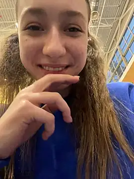 Lia  Love online show from 13, 12, 2024