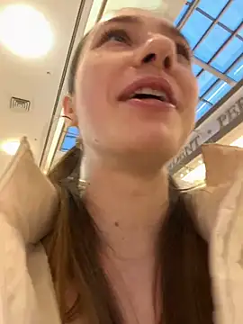 Lia  Love online show from 28, 12, 2024