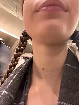 Lia  Love online show from 6, 1, 2025