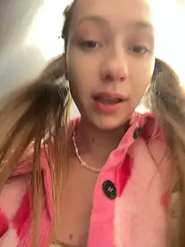 Lia  Love online show from 10, 3, 2025