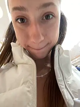 Lia  Love online show from 15, 3, 2025