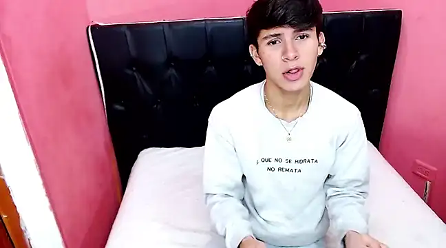 Snapshot of will_star_x chatting on 3, 12, 2024 will star x online show from 3, 12, 2024