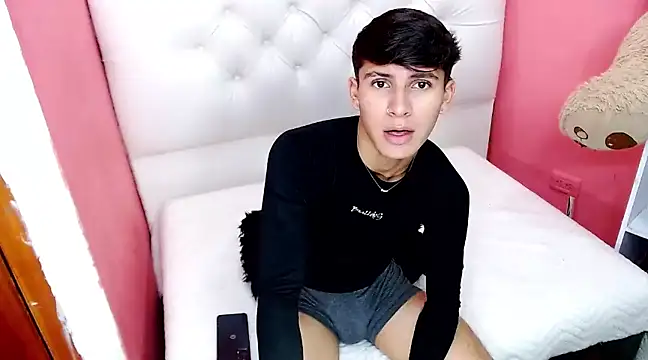 Snapshot of will_star_x chatting on 19, 12, 2024 will star x online show from 19, 12, 2024