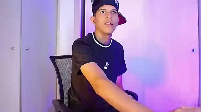 Snapshot of LiamGadiell chatting on 14, 12, 2024 LiamGadiell online show from 14, 12, 2024