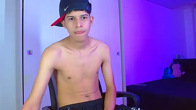 Snapshot of LiamGadiell chatting on 7, 1, 2025 LiamGadiell online show from 7, 1, 2025