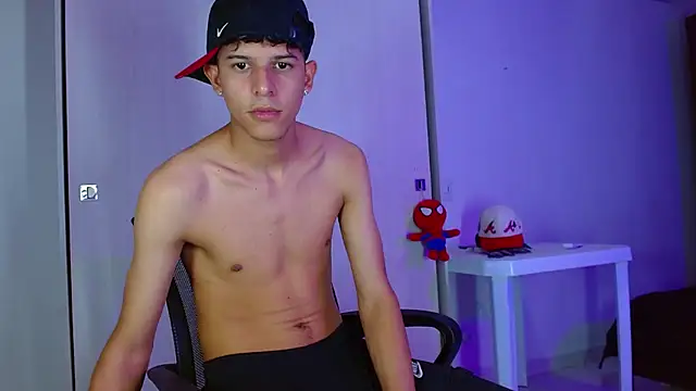 Snapshot of LiamGadiell chatting on 2, 3, 2025 LiamGadiell online show from 2, 3, 2025