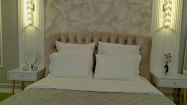 milaleoneli online show from 7, 10, 2025