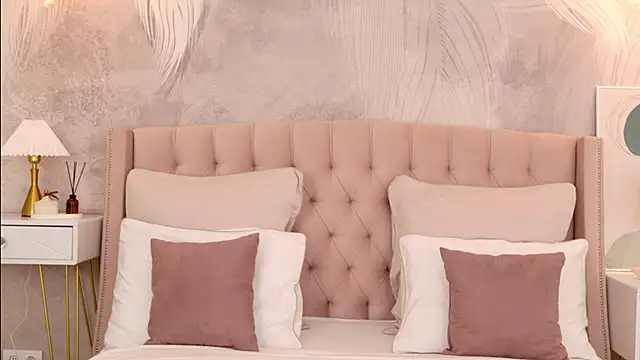 milaleoneli online show from 24, 3, 2026