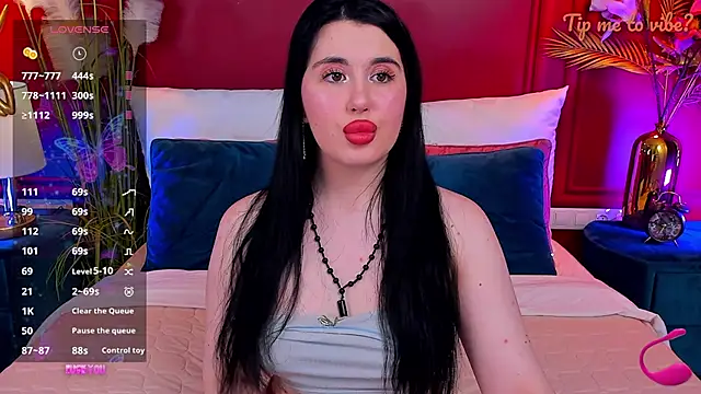 Mayzzie online show from 4, 5, 2026