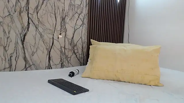 MartinaGuzmann online show from 6, 3, 2025