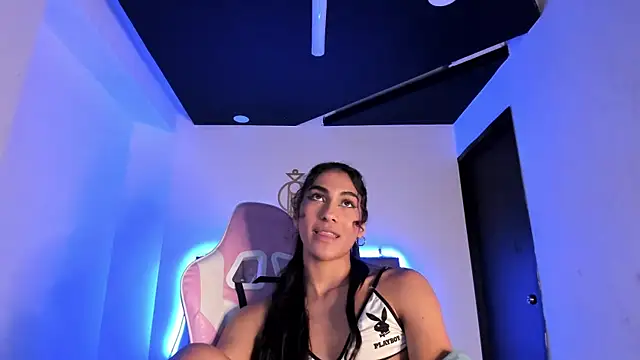 Snapshot of MiaCavallii_ chatting on 19, 3, 2025 MiaCavallii online show from 19, 3, 2025