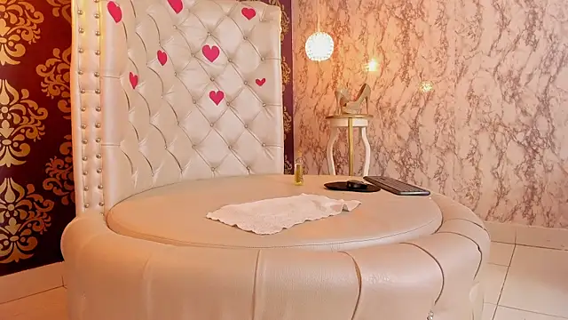 Selenecollins online show from 6, 3, 2025