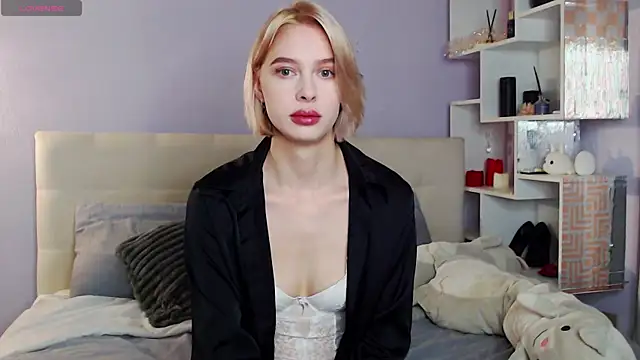 Snapshot of White_Lioness chatting on 1, 11, 2025 White Lioness online show from 1, 11, 2025