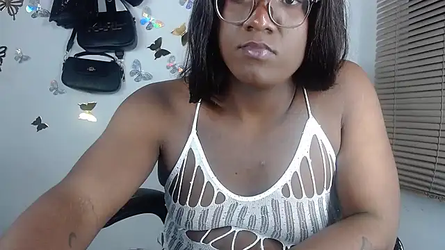 Snapshot of bigcrisblack chatting on 29, 10, 2025 bigcrisblack online show from 29, 10, 2025