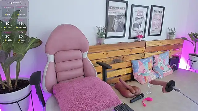 Alisson Boobs  online show from 6, 11, 2025