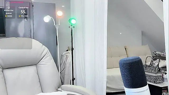 yoyo520- online show from 7, 3, 2025