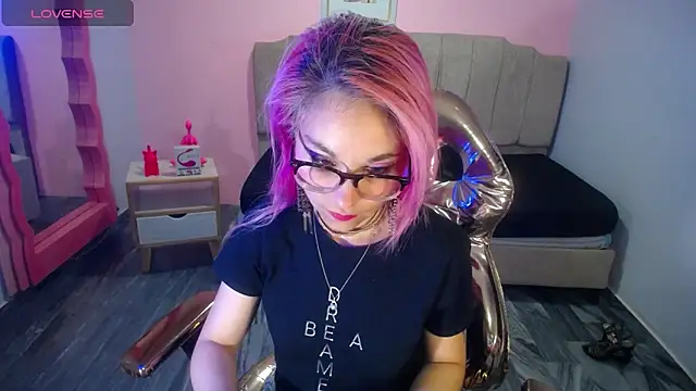 abril ch  online show from 6, 11, 2025