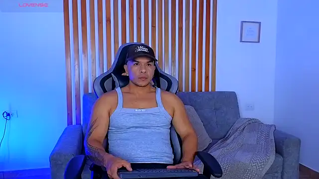 Snapshot of estebandelouis chatting on 19, 5, 2026 estebandelouis online show from 19, 5, 2026
