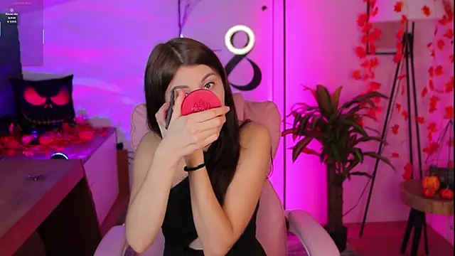 Hailey Green online show from 24, 10, 2025