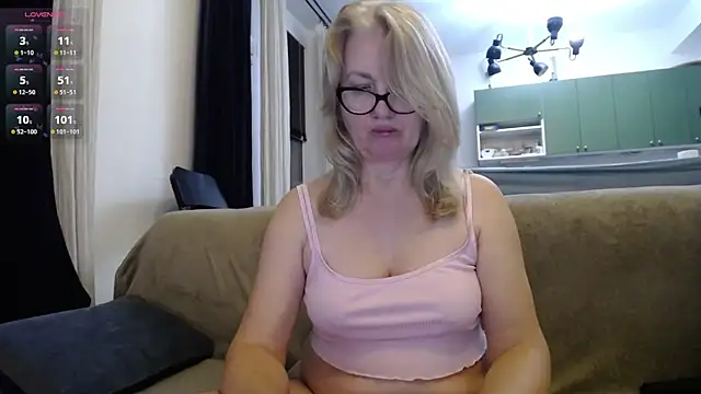 Blond Woman online show from 9, 2, 2025