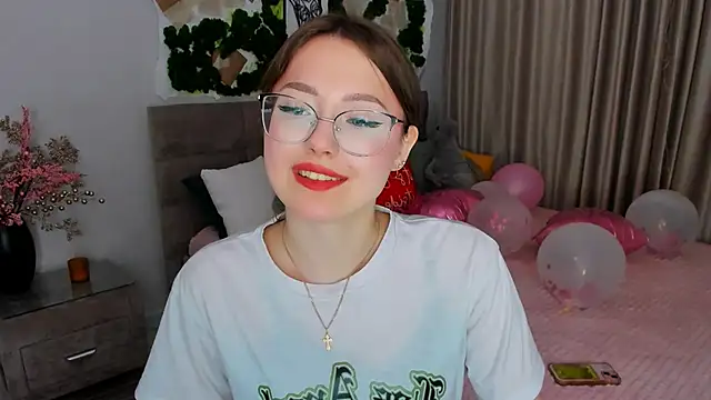 Snapshot of SereneFlame chatting on 25, 2, 2025 SereneFlame online show from 25, 2, 2025