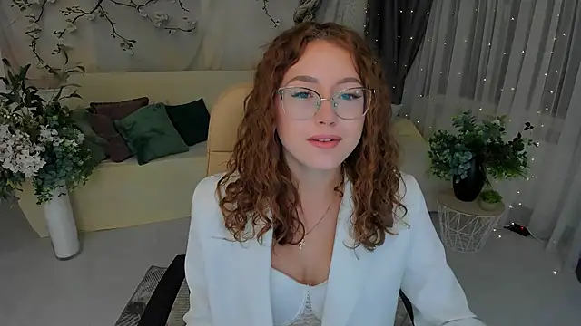 Snapshot of SereneFlame chatting on 10, 9, 2025 SereneFlame online show from 10, 9, 2025