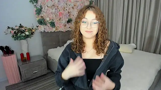 Snapshot of SereneFlame chatting on 12, 10, 2025 SereneFlame online show from 12, 10, 2025