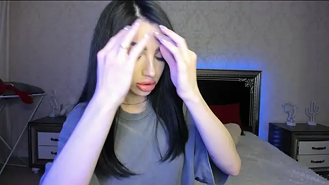 NancyLovee  online show from 22, 3, 2025