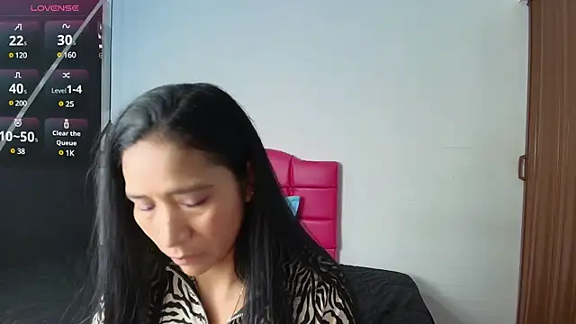ScarleetJhonson  online show from 1, 2, 2025