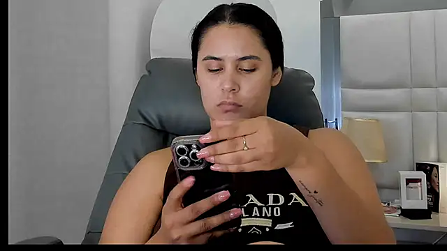 Snapshot of LexyRobert chatting on 8, 11, 2025 LexyRobert online show from 8, 11, 2025