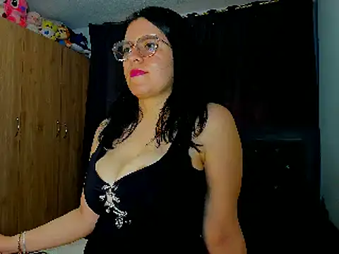 Snapshot of TiffanyDolll__ chatting on 5, 2, 2025 TiffanyDolll online show from 5, 2, 2025