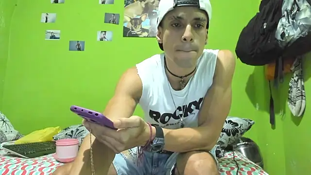 Snapshot of MikeRose94 chatting on 6, 6, 2026 MikeRose94 online show from 6, 6, 2026